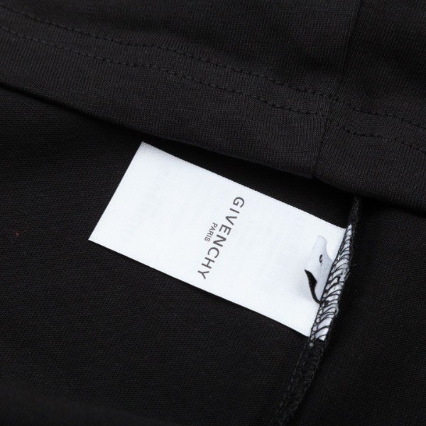 10-34.jpg GVNCHY T-shirt