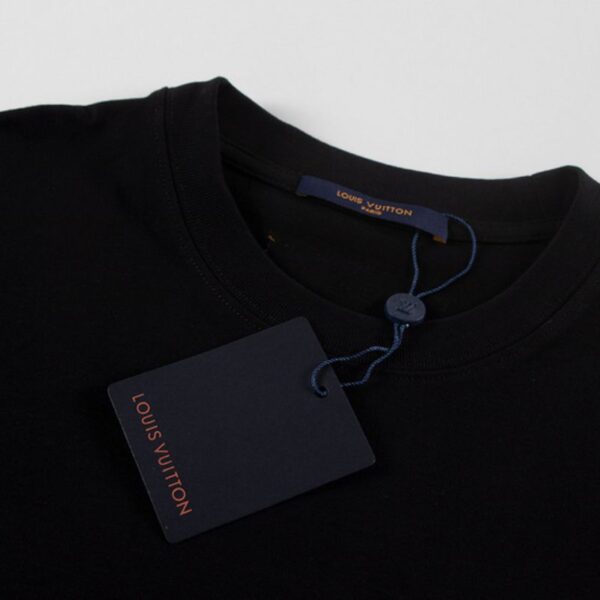 3-238.jpg LV T-shirt