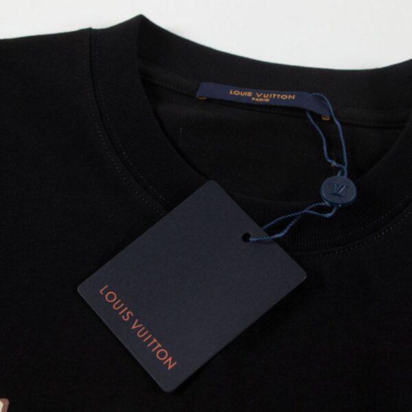 3-240.jpg LV T-shirt