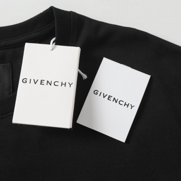 4-150.jpg GVNCHY T-Shirt Black