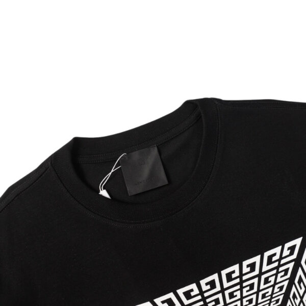 5-84-3.jpg GVNCHY T-Shirt