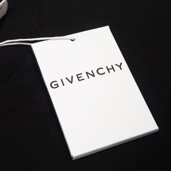7-77.jpg GVNCHY T-Shirt