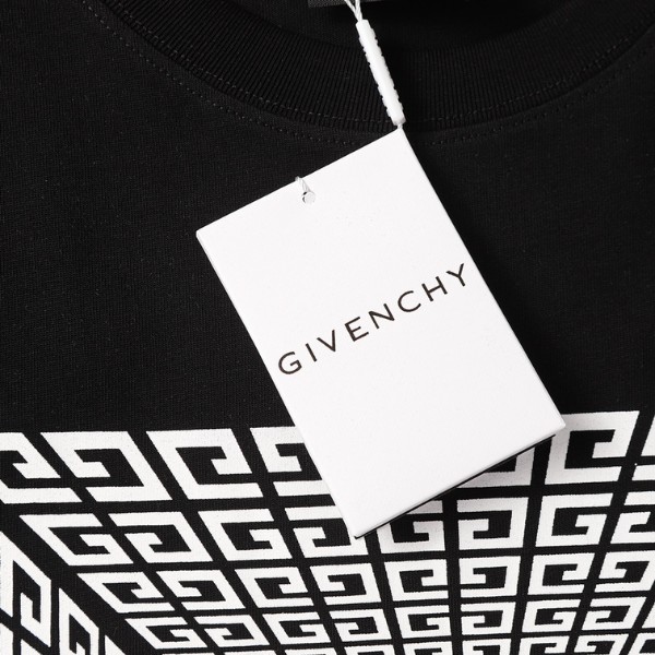 7-81.jpg GVNCHY T-Shirt