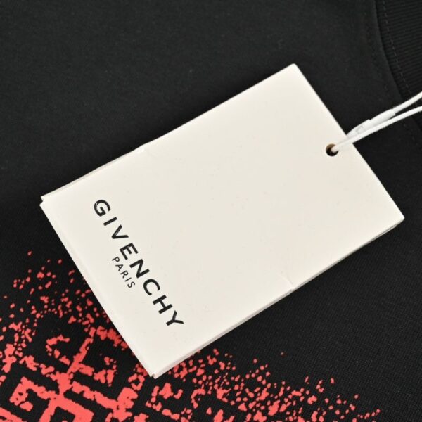 8-69-1.jpg GVNCHY T-Shirt