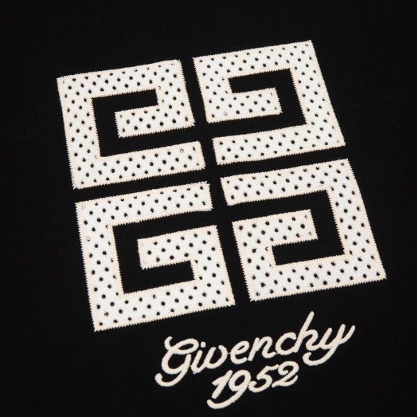 8-74.jpg GVNCHY T-Shirt