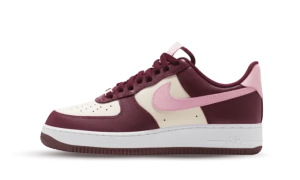 af1-valentine-s-day-2023-2.webp AF1 Valentine’s Day (2023)