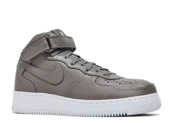 air-force-1-high-light-charcoal-2.webp AIR FORCE 1 HIGH ‘LIGHT CHARCOAL’