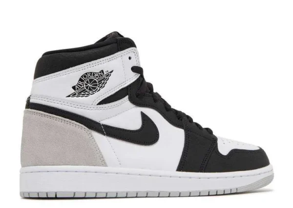 air-jordan-1-high-stage-haze-2.webp AIR JORDAN 1 HIGH ‘STAGE HAZE’