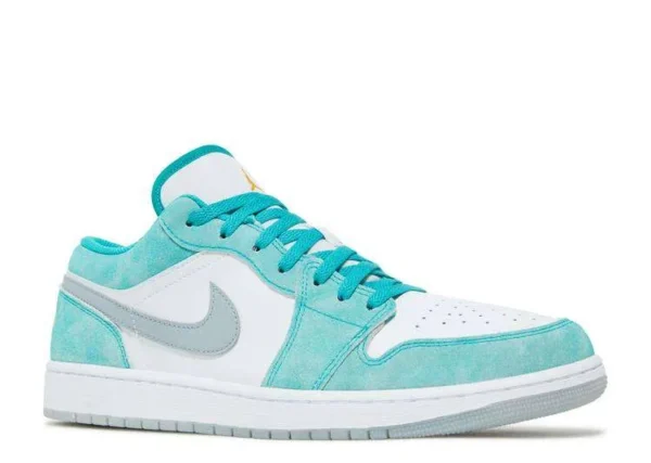 air-jordan-1-low-new-emerald-2.webp AIR JORDAN 1 LOW ‘NEW EMERALD’