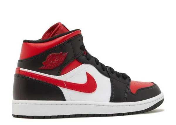air-jordan-1-mid-black-fire-red-2.webp AIR JORDAN 1 MID ‘BLACK FIRE RED’