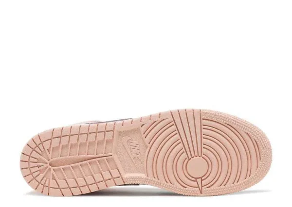 air-jordan-1-mid-bubble-gum-3.webp AIR JORDAN 1 MID ‘BUBBLE GUM’