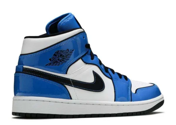 air-jordan-1-mid-signal-blue-2.webp AIR JORDAN 1 MID ‘SIGNAL BLUE’