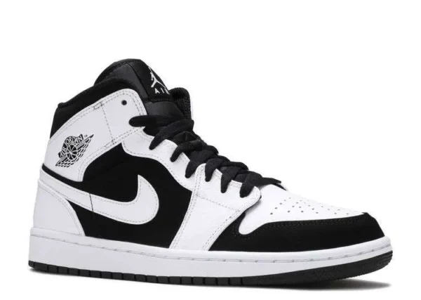 air-jordan-1-mid-white-black-1.webp AIR JORDAN 1 MID ‘WHITE BLACK’