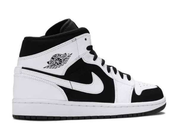 air-jordan-1-mid-white-black-2.webp AIR JORDAN 1 MID ‘WHITE BLACK’