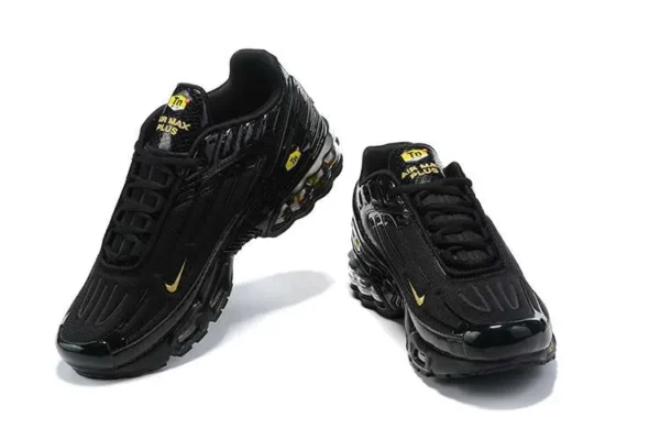 air-max-plus-tn-3-black-gold-1.webp AIR MAX PLUS TN 3 ‘BLACK GOLD’
