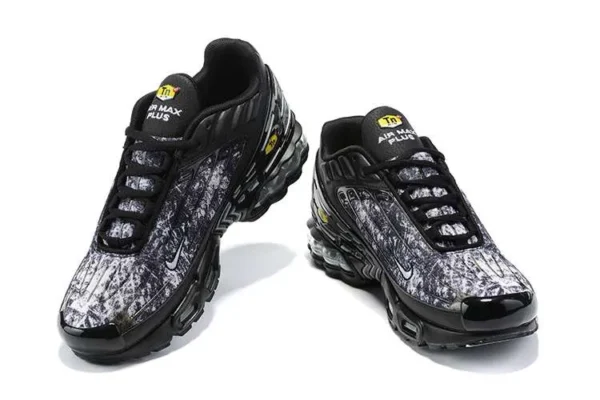 air-max-plus-tn-3-black-graphic-3.webp AIR MAX PLUS TN 3 ‘BLACK GRAPHIC’