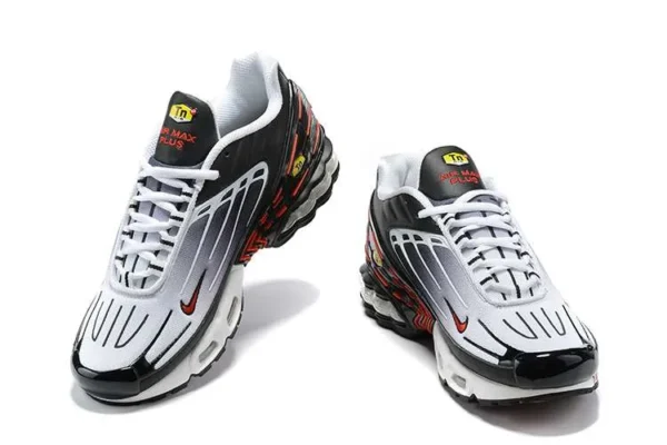 air-max-plus-tn-3-black-infrared-1.webp AIR MAX PLUS TN 3 ‘BLACK INFRARED’