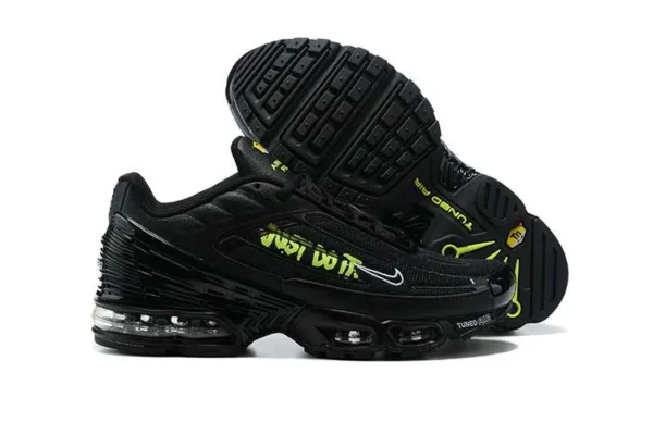 air-max-plus-tn-3-black-just-do-it-2.webp AIR MAX PLUS TN 3 ‘BLACK JUST DO IT’