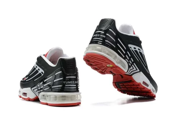 air-max-plus-tn-3-black-university-red-2.webp AIR MAX PLUS TN 3 ‘BLACK UNIVERSITY RED’