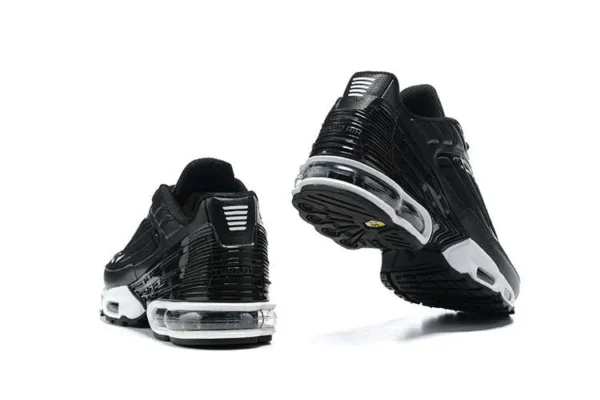 air-max-plus-tn-3-black-white-2.webp AIR MAX PLUS TN 3 ‘BLACK WHITE’