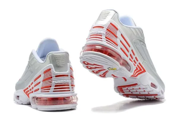 air-max-plus-tn-3-grey-red-2.webp AIR MAX PLUS TN 3 ‘GREY RED’