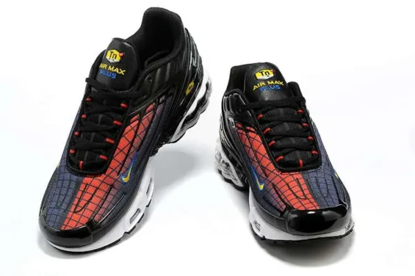 AIR MAX PLUS TN 3 ‘HALF RED BLACK’