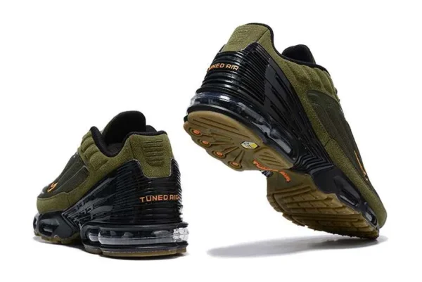 air-max-plus-tn-3-khaki-orange-punch-2.webp AIR MAX PLUS TN 3 ‘KHAKI ORANGE PUNCH’