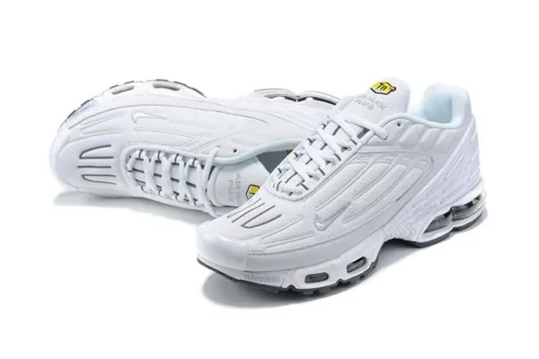 air-max-plus-tn-3-triplpe-white-3.webp AIR MAX PLUS TN 3 ‘TRIPLPE WHITE’
