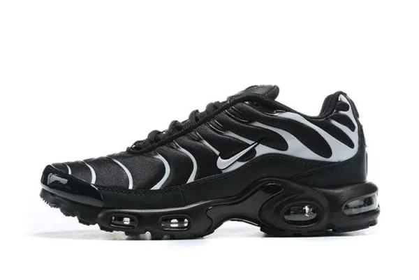 air-max-plus-tn-black-metallic-1.webp AIR MAX PLUS TN ‘BLACK METALLIC’