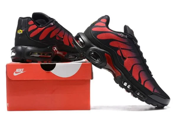 air-max-plus-tn-bred-reflective-3.webp AIR MAX PLUS TN ‘BRED REFLECTIVE’