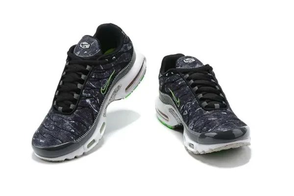 air-max-plus-tn-crater-5.webp AIR MAX PLUS TN ‘CRATER’