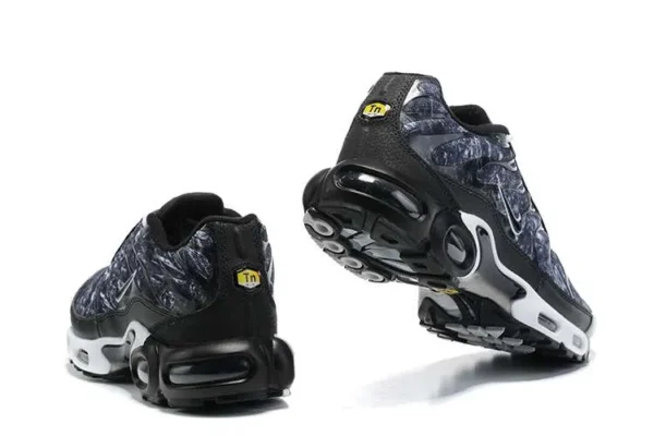 air-max-plus-tn-dark-smoke-grey-2.webp AIR MAX PLUS TN ‘DARK SMOKE GREY’