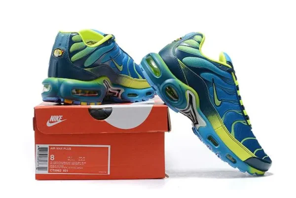 AIR MAX PLUS TN ‘FADE BLUE HERO VOLT’