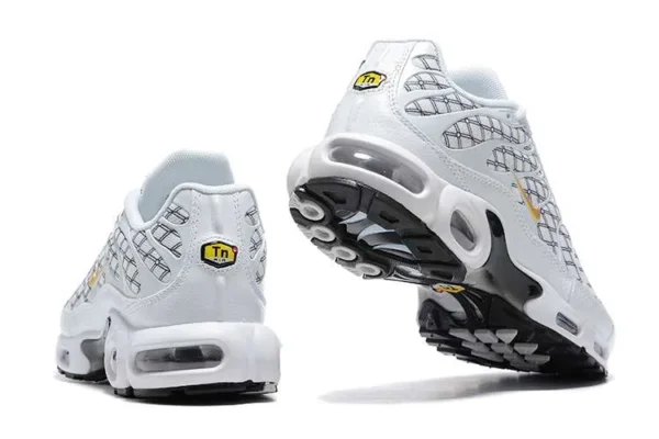 air-max-plus-tn-france-4.webp AIR MAX PLUS TN ‘FRANCE’
