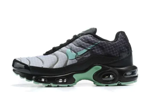 air-max-plus-tn-green-glow.webp AIR MAX PLUS TN ‘GREEN GLOW’
