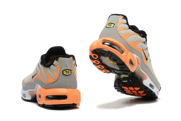 air-max-plus-tn-grey-safety-orange-2.webp AIR MAX PLUS TN ‘GREY SAFETY ORANGE’