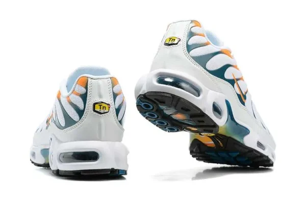 air-max-plus-tn-hiking-carabine-white-kumquat-marina-2.webp AIR MAX PLUS TN ‘HIKING CARABINE WHITE KUMQUAT MARINA’