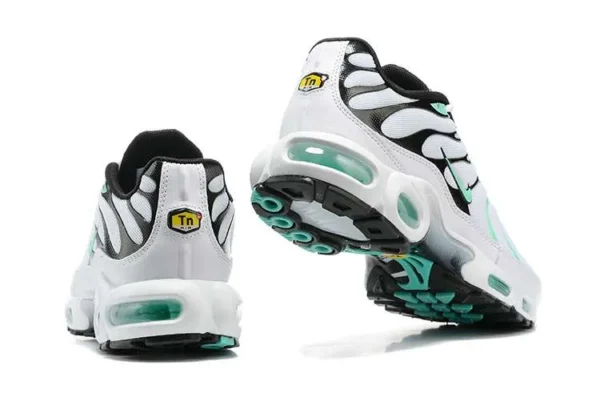 air-max-plus-tn-hyper-jade-2.webp AIR MAX PLUS TN ‘HYPER JADE’