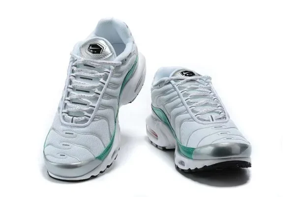 air-max-plus-tn-metallic-green-3.webp AIR MAX PLUS TN ‘METALLIC GREEN’