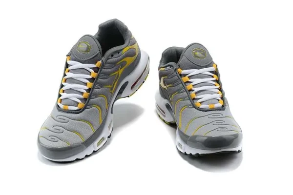 air-max-plus-tn-particle-grey-sulfur-1.webp AIR MAX PLUS TN ‘PARTICLE GREY SULFUR’