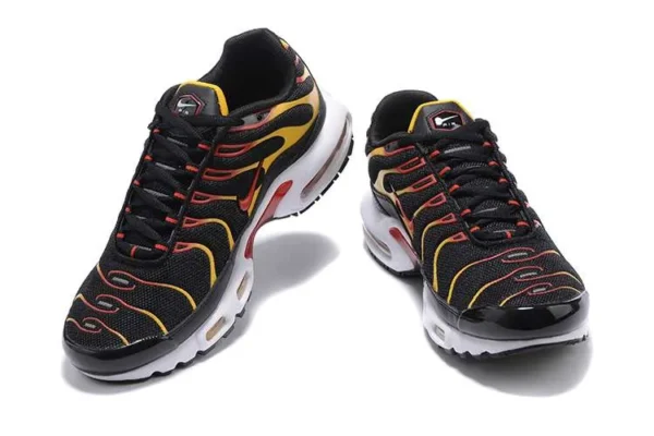air-max-plus-tn-reverse-sunset-2.webp AIR MAX PLUS TN ‘REVERSE SUNSET’