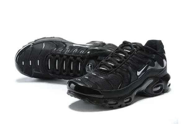 air-max-plus-tn-shadow-1.webp AIR MAX PLUS TN ‘SHADOW’