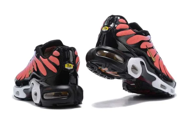 air-max-plus-tn-sisterhood-3.webp AIR MAX PLUS TN ‘SISTERHOOD’