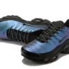 air-max-plus-tn-throwback-future-2.webp AIR MAX PLUS TN ‘THROWBACK FUTURE’
