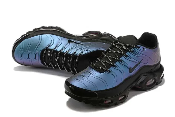 air-max-plus-tn-throwback-future-2.webp AIR MAX PLUS TN ‘THROWBACK FUTURE’