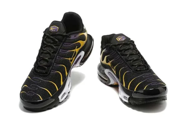 AIR MAX PLUS TN ‘UNIVERSITY GOLD VIOTECH PURPLE’