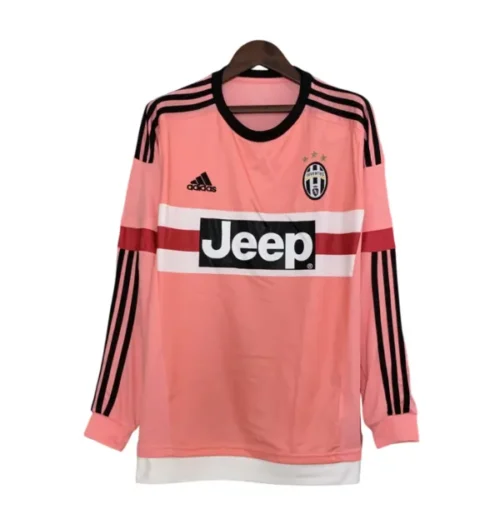 camiseta-retro-juventus-2015-16-manga-larga.webp Camiseta Retro Juventus 2015/16 Manga larga