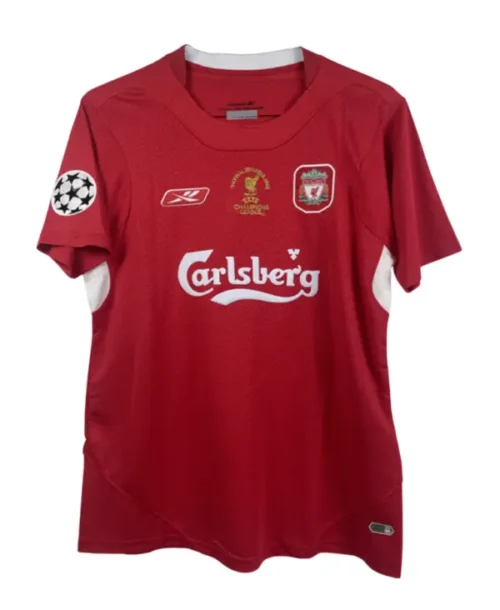 camiseta-retro-liverpool-05-06-edicion-final-champions-league.webp Camiseta Retro Liverpool 05/06 – Edición Final Champions League