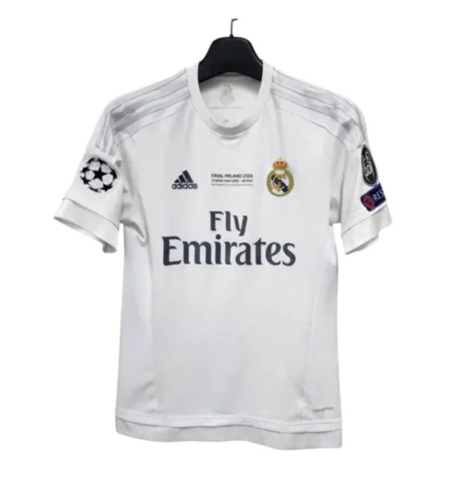 camiseta-retro-real-madrid-15-16-1-equipacion-edicion-final-champions-league.webp Camiseta Retro Real Madrid 15/16 1ª Equipación – Edición Final Champions League