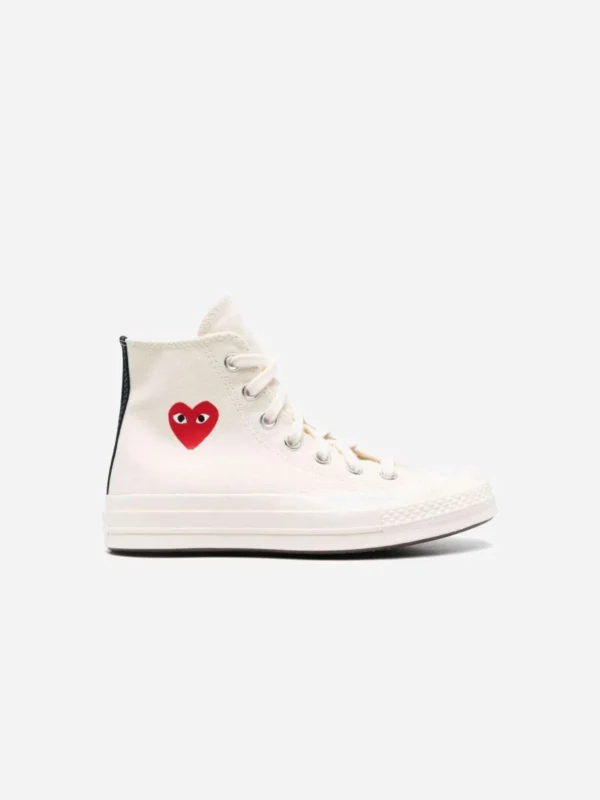 comme-des-garcons-play-x-converse-blancas-3.webp Comme Des Garçons Play x Converse Blancas